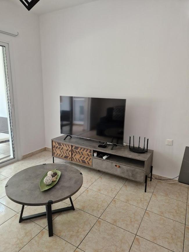 Laertis Apartments - By Imh Travel & Tours Paphos Exterior foto