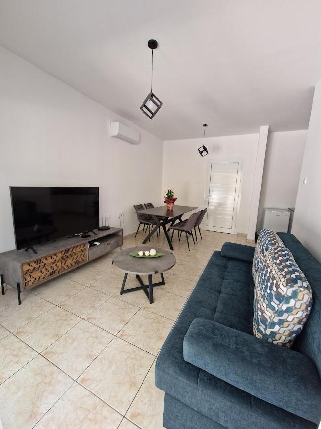 Laertis Apartments - By Imh Travel & Tours Paphos Exterior foto